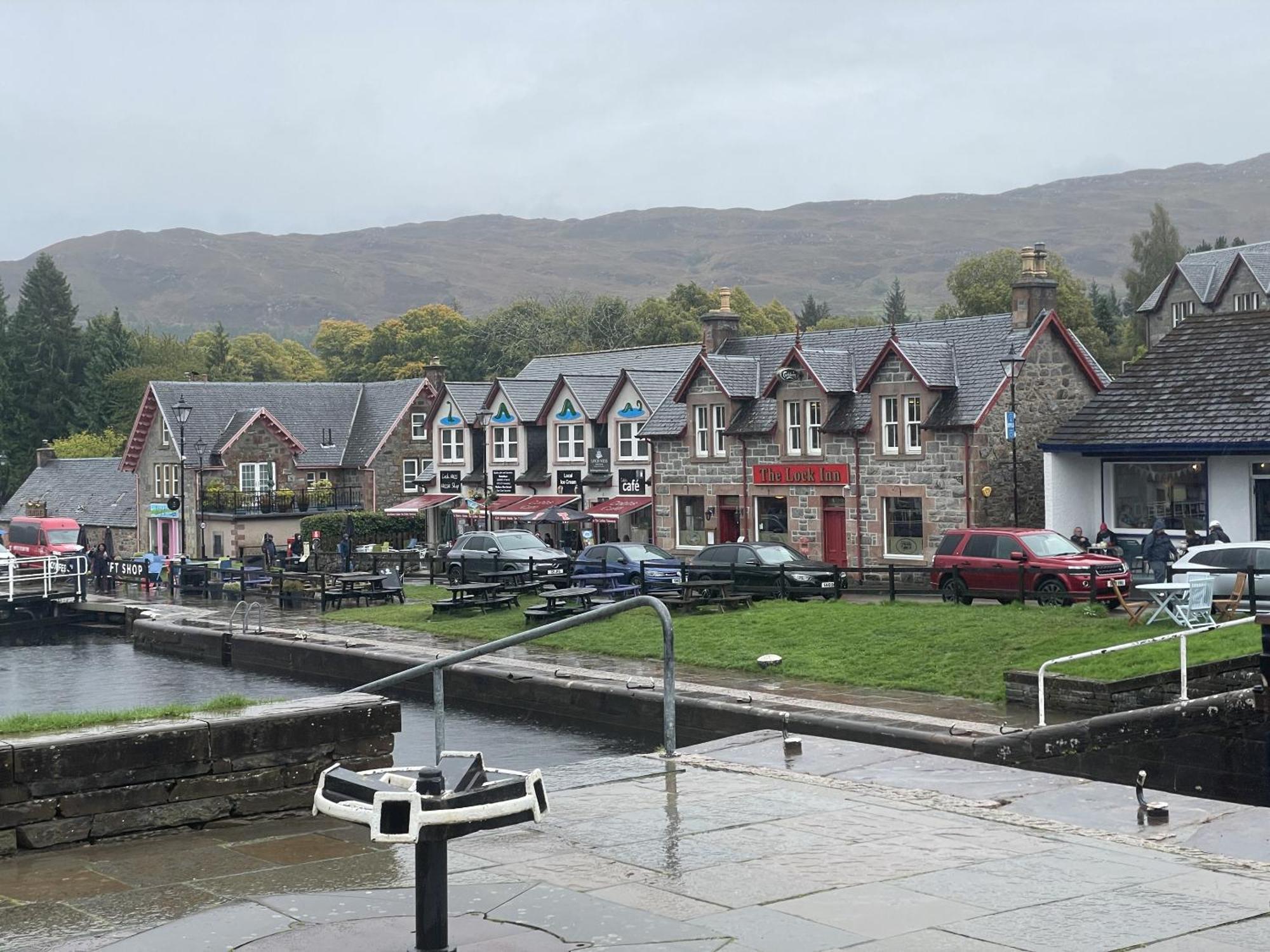 The Classrooms, Loch Ness Abbey - 142M2 Lifestyle & Heritage Apartment - Pool & Spa - The Highland Club - Resort On Lake Shores Fort Augustus Exterior foto