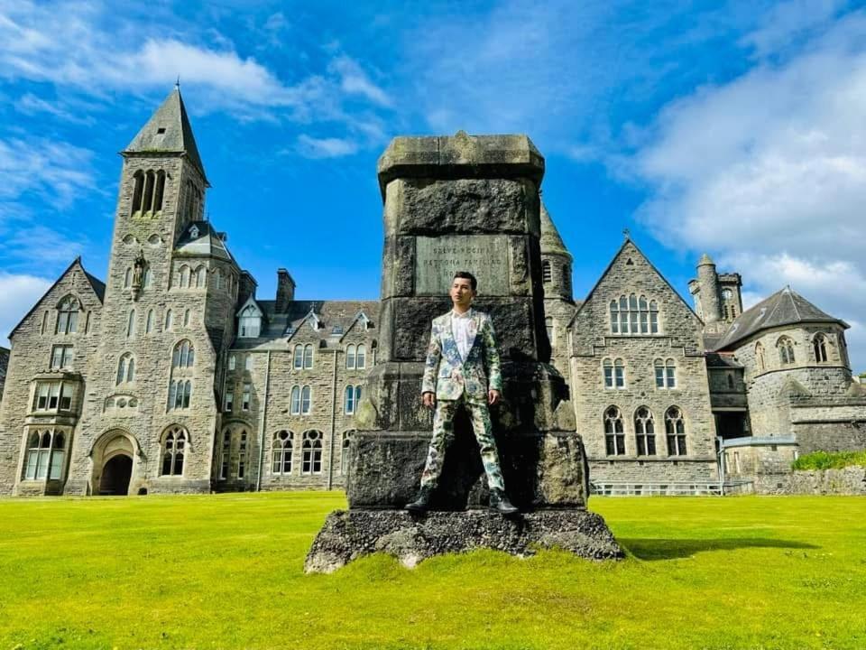 The Classrooms, Loch Ness Abbey - 142M2 Lifestyle & Heritage Apartment - Pool & Spa - The Highland Club - Resort On Lake Shores Fort Augustus Exterior foto